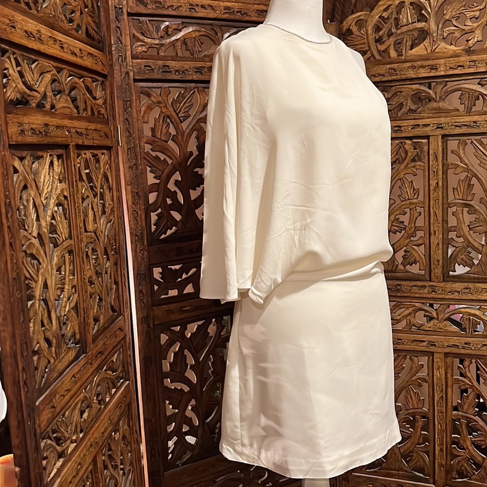 HALSTON - Picture 3 of 9